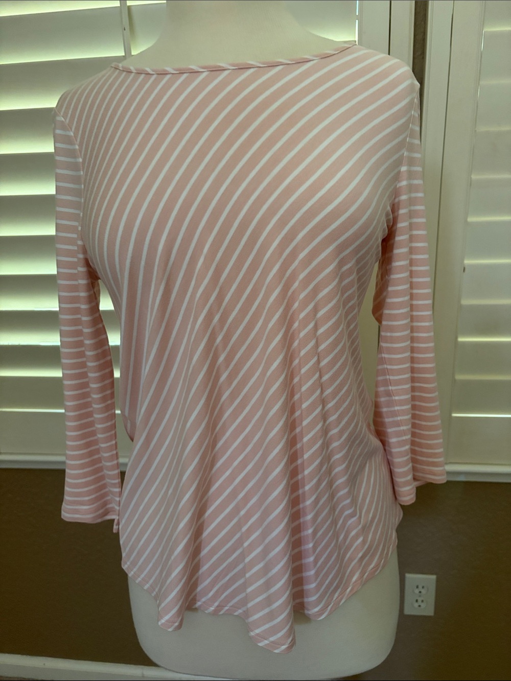 Chico’s Pink and White Striped Long Sleeve Scoop Neck top NWT size 0 / S - Picture 3 of 8